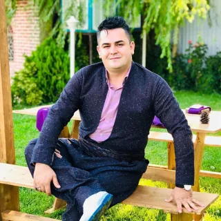 عمرم پروانه